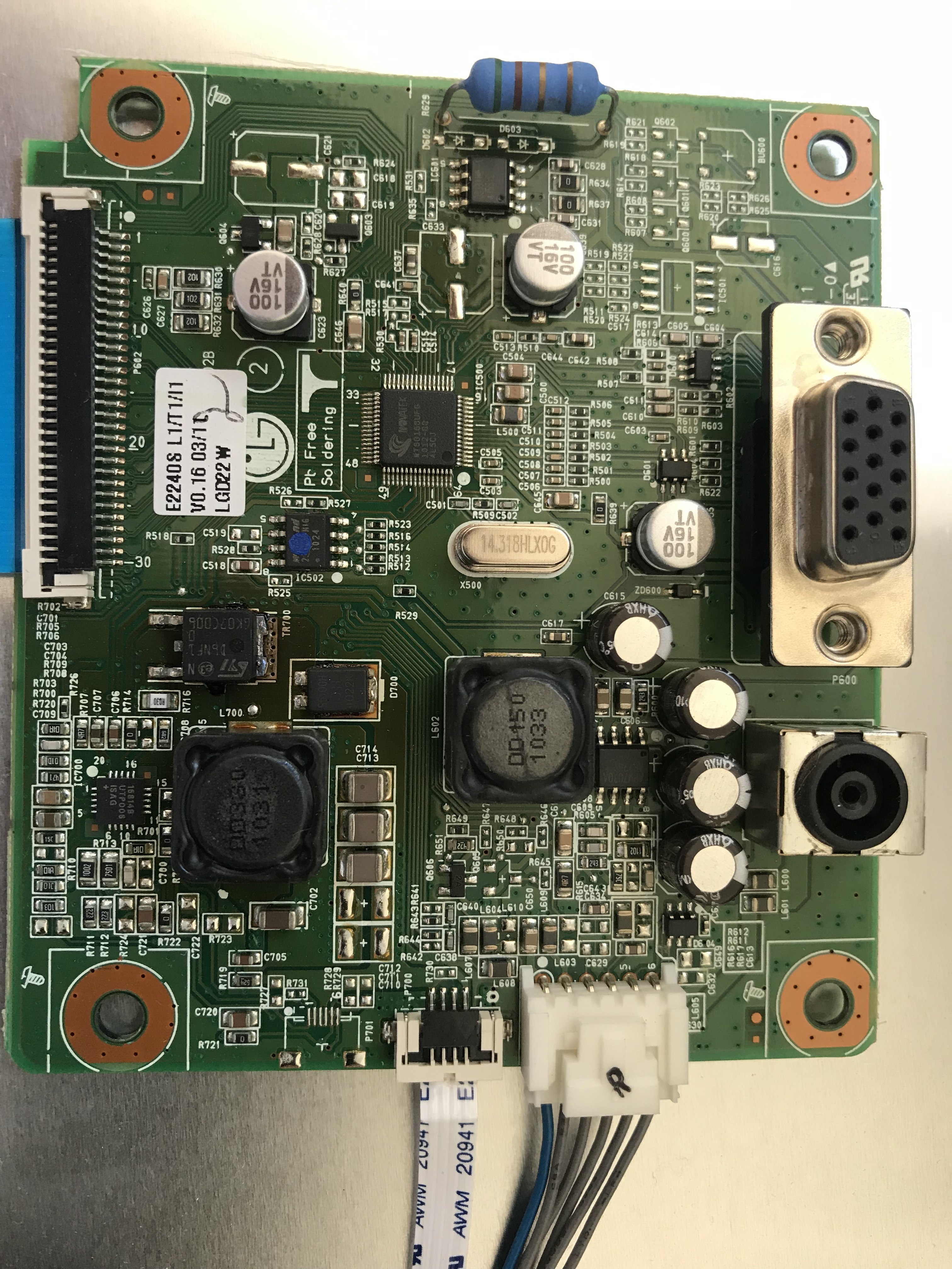 LG E2240 - STD6NF10 - TORRADO