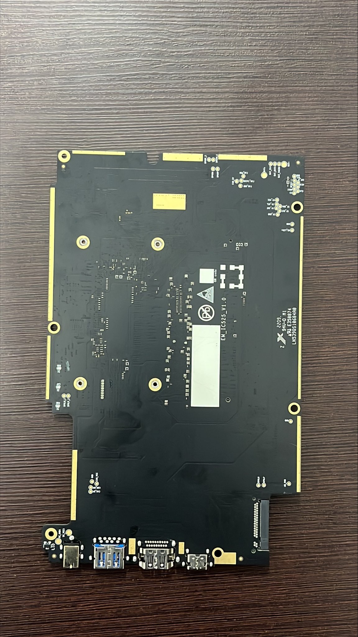 BIOS placa modelo EM_IC525_V1.0 Processador I3 5º Geração