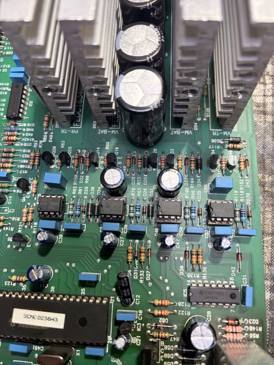 Nobreak SMS Sinus II 3200BIFX pcvi011941 Não reconhece baterias.