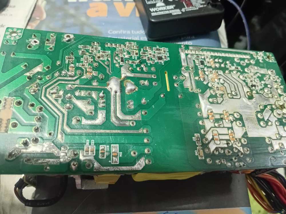 Dell - L250AD-00 - Não liga após estouro, fusível aberto e MOSFET em curto